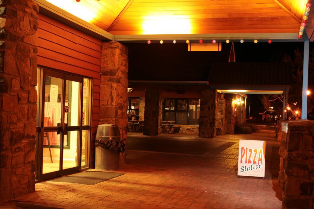 The Station Hotel Jindabyne Exterior foto
