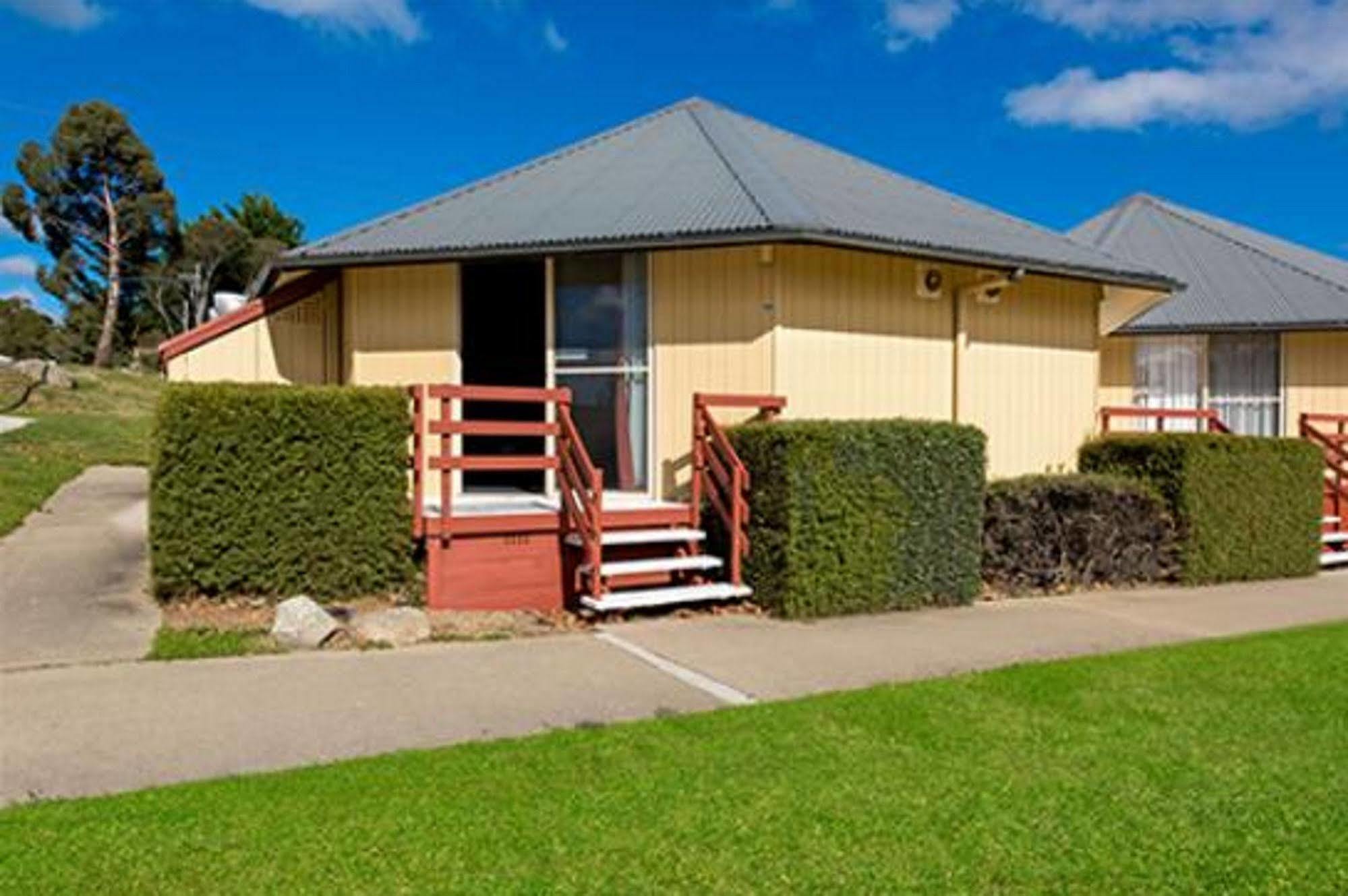 The Station Hotel Jindabyne Exterior foto